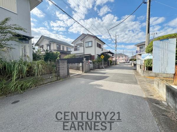 東金市南上宿の中古一戸建て(前面道路含む現地写真)