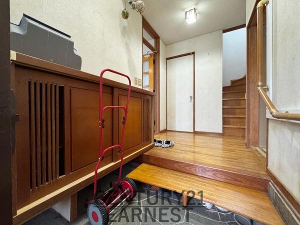 東金市日吉台5丁目の中古一戸建て(玄関)