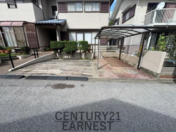 東金市日吉台5丁目の中古一戸建て(駐車場)