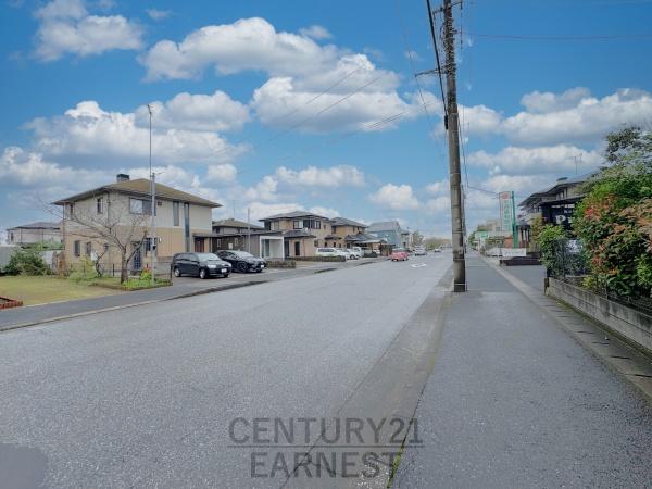 東金市田間3丁目の中古一戸建て(前面道路含む現地写真)