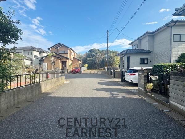 山武市井之内の中古一戸建て(前面道路含む現地写真)