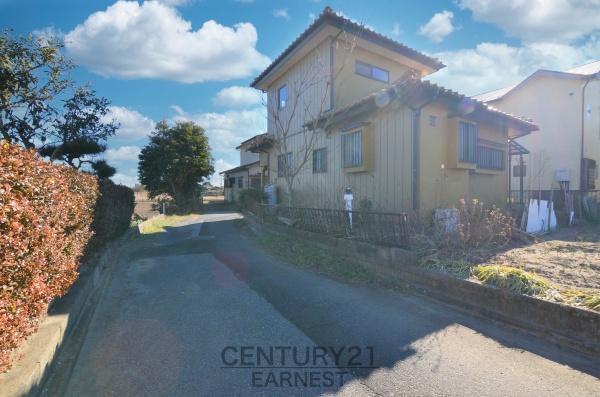 長生郡白子町五井の中古一戸建て(前面道路含む現地写真)