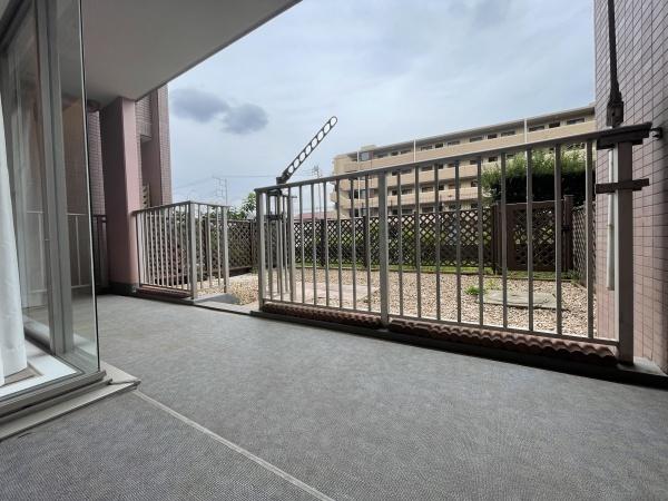 イトーピア津田沼東リーフガーデン(バルコニー)