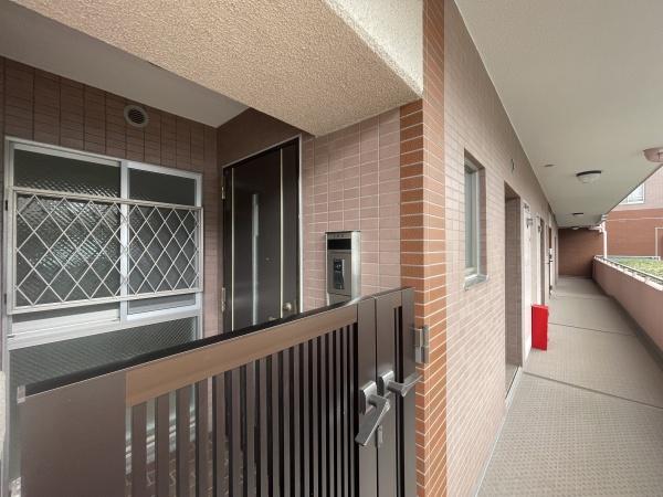 イトーピア津田沼東リーフガーデン(玄関)