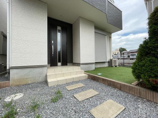 八千代市大和田の中古一戸建て(玄関)