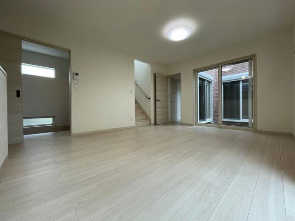 千葉市中央区蘇我3丁目の中古一戸建て(リビング)