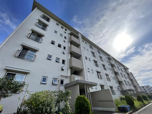 稲毛海岸三丁目団地16号棟