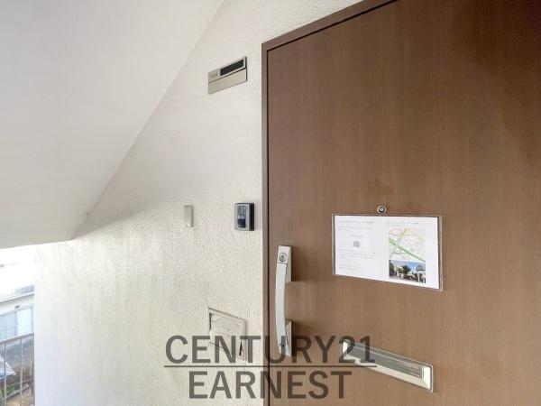 谷津遊園ハイツN棟(玄関)