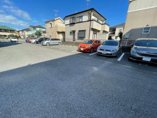 ベルレール小倉台壱番館(駐車場)
