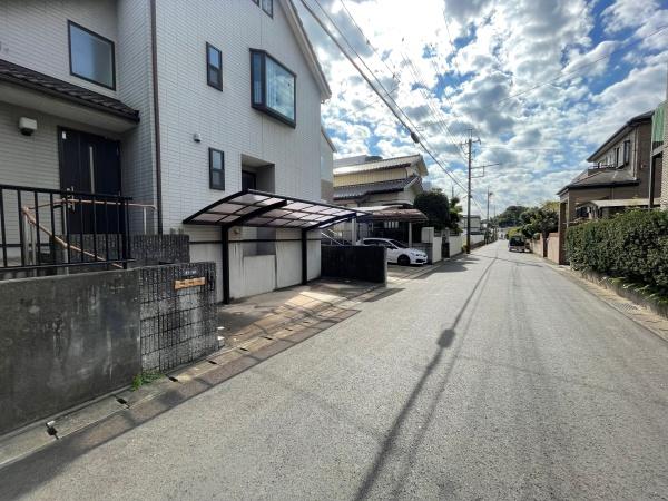 千葉市若葉区みつわ台2丁目の中古一戸建て(前面道路含む現地写真)