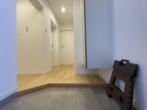 高洲三丁目住宅7号棟(玄関)