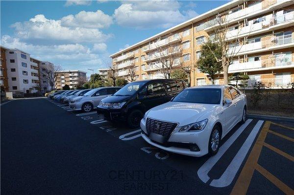 稲毛高浜北住宅27号棟(駐車場)