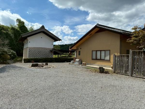佐野市閑馬町　≪陶芸のできる中古住宅≫
