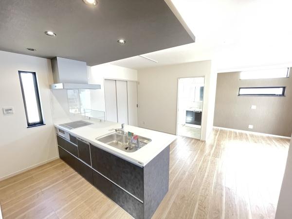 東大阪市中鴻池町３丁目の中古一戸建て