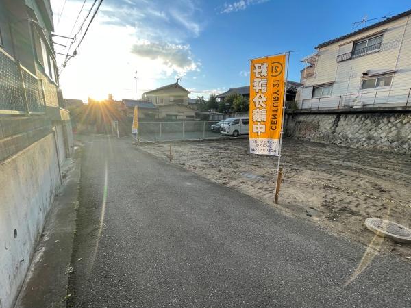 大東市野崎3丁目の土地(前面道路含む現地写真)