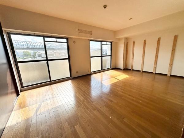 グラン・ドムール交野