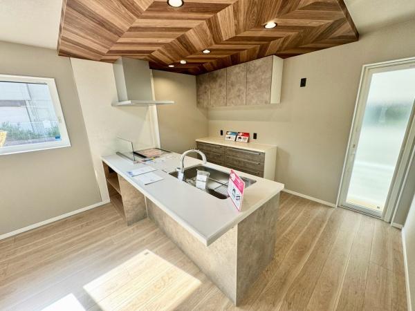 川西市緑台７丁目の新築一戸建