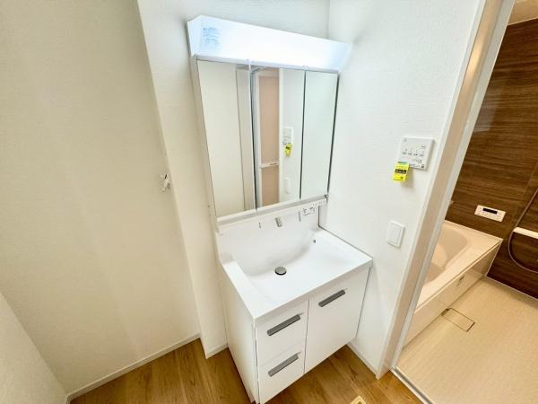 箕面市半町４丁目の新築一戸建