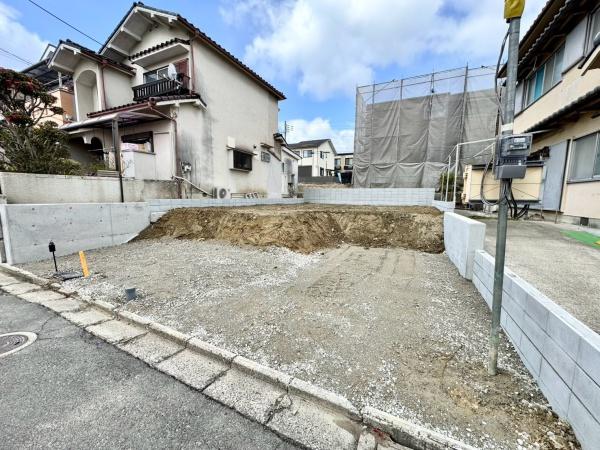 箕面市粟生新家３丁目の新築一戸建