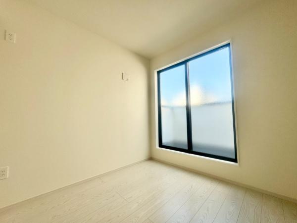 箕面市半町４丁目の新築一戸建