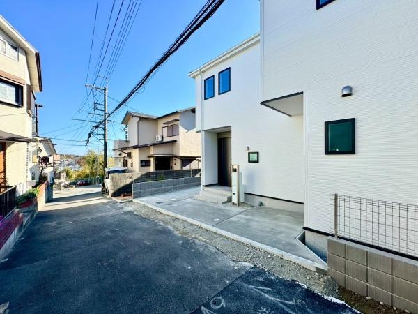 川西市霞ケ丘２丁目の新築一戸建