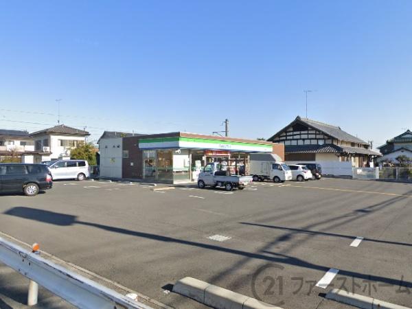 笠幡グリーンパーク２号棟(ファミリーマート笠幡駅東店)