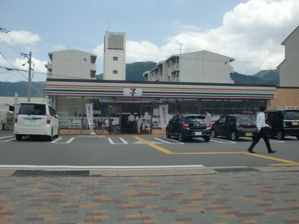 山科ハイツ(セブンイレブン山科椥辻東浦町店)
