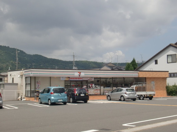 京都市山科区西野山中鳥井町の中古一戸建て(セブンイレブン勧修寺西栗栖野町店)