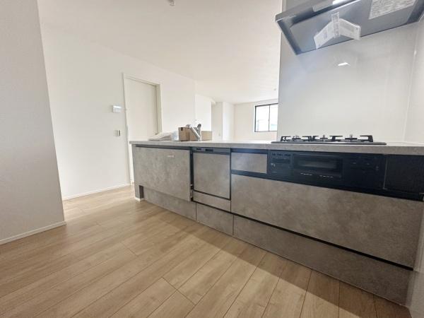 八王子市子安町４丁目の新築一戸建