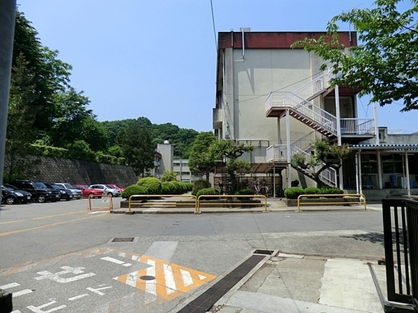 八王子市元八王子町３丁目の中古一戸建て(八王子市立城山小学校)