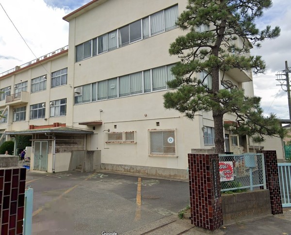 八王子市片倉町の中古一戸建て(八王子市立由井第二小学校)