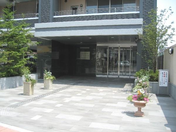 ルネ石山センタープレイス