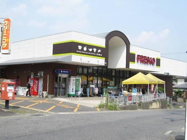 ネオハイツ石山(フレスコ国分店)