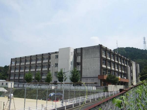 ネオハイツ石山(大津市立北大路中学校)