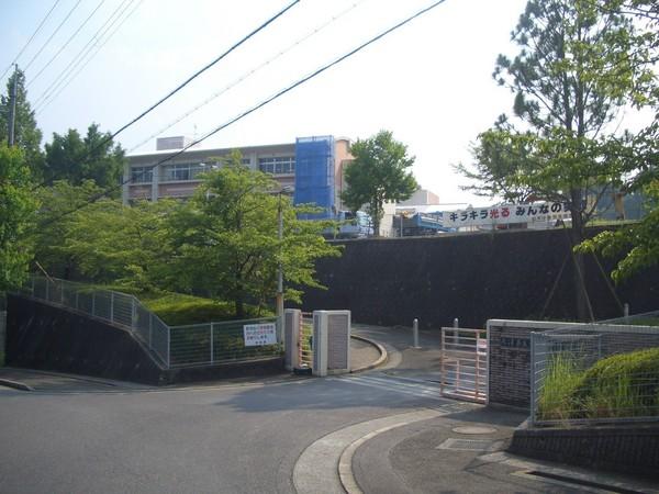 ヴェルディール仰木1号棟(大津市立仰木中学校)