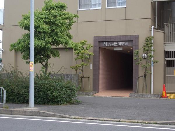 エムズプラザ堅田駅前表通り