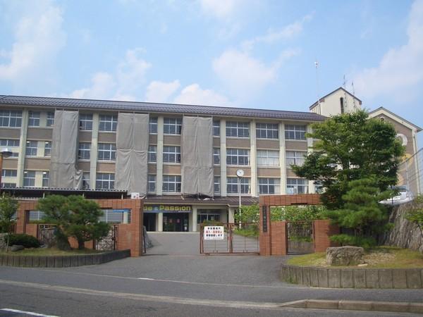 サンマンションアトレ大津堅田(大津市立真野中学校)