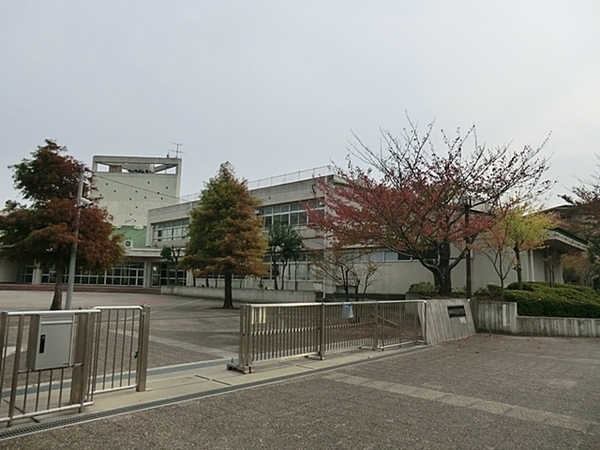 金沢シーサイドタウン並木二丁目第１住宅１の３号棟(横浜市立並木中学校)