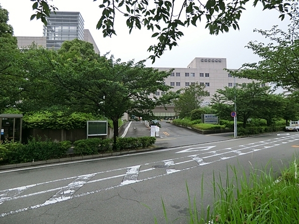 菱和パレス新横浜駅前公園(独立行政法人労働者健康福祉機構横浜労災病院)