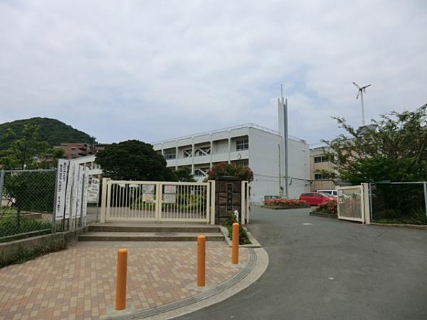 三浦郡葉山町一色の中古一戸建て(葉山町立一色小学校)