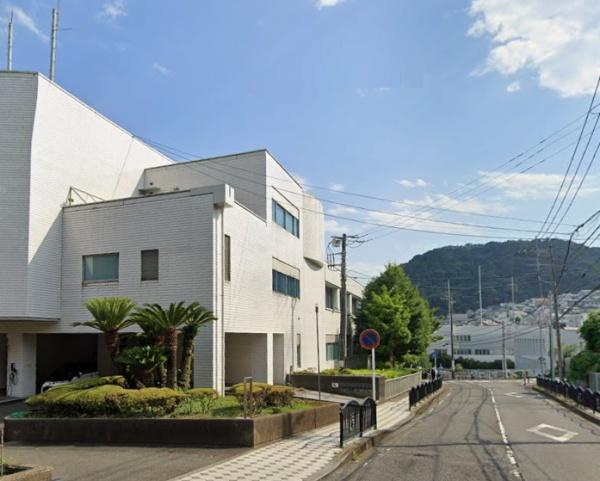 三浦郡葉山町一色の中古一戸建て(葉山町役場)
