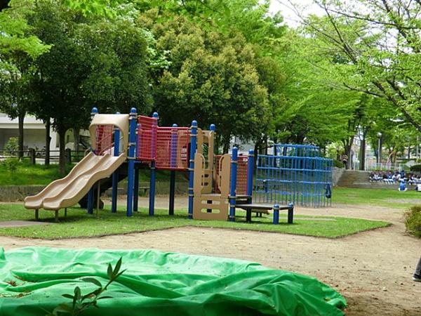 エスペランサ市ヶ尾(荏田富士塚公園)
