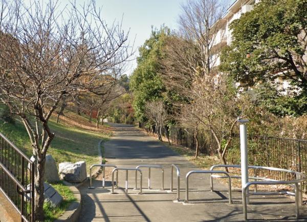 メゾン横浜能見台2(能見台東公園)