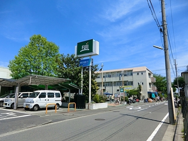 ヴィルヌーブ保土ケ谷3(Fuji新桜ヶ丘店)