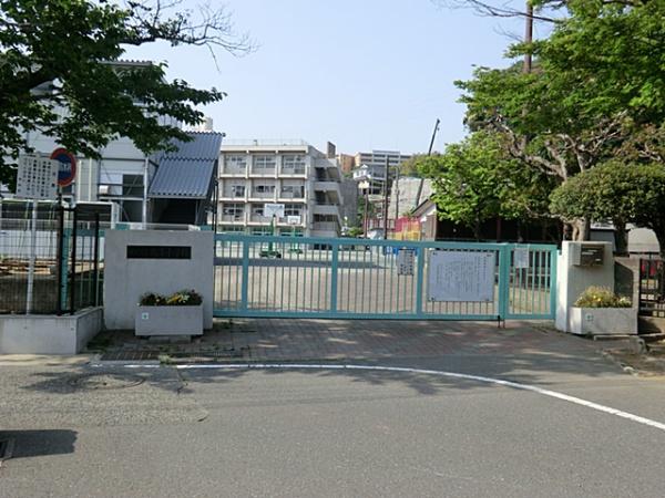 金沢八景マンション(横浜市立六浦小学校)