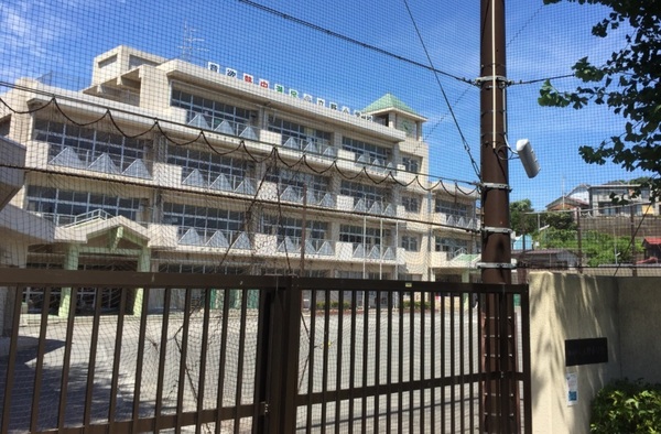根岸台第一マンションズ(横浜市立立野小学校)