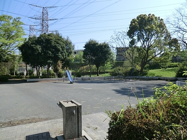 ローレルスクエア港南台C棟(港南台西公園)