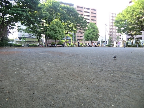 ライオンズマンション小机(新横浜第一公園)