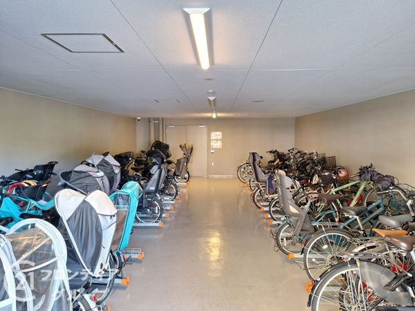 プレサンスロジェ四條畷忍ケ丘ザ・テラス　中古マンション