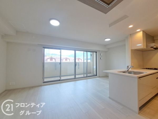 プレサンスロジェ四條畷忍ケ丘ザ・テラス　中古マンション